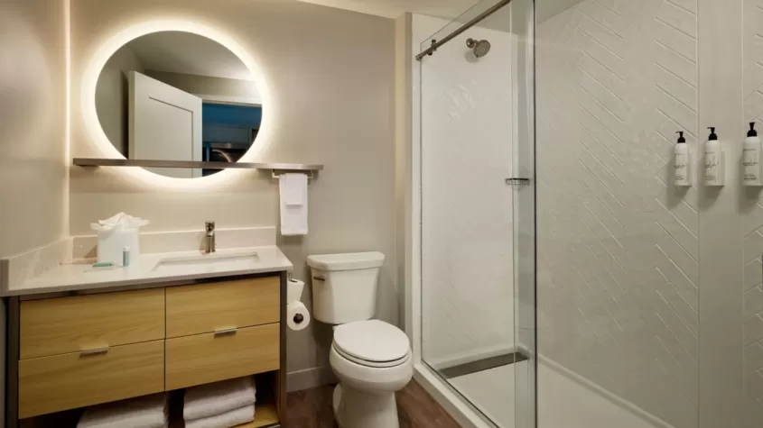Suite Bathroom 