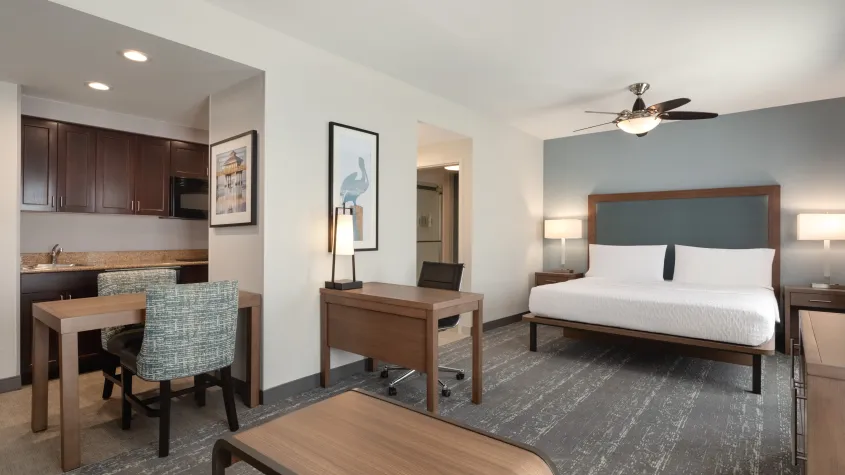 King 1 Bedroom Suite