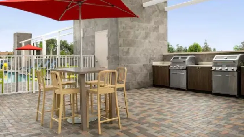 Home2 Suites by Hilton Fort Myers Airport Grills