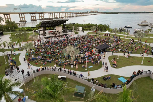 Luminary Hotel - Caloosa Sound Amphitheater
