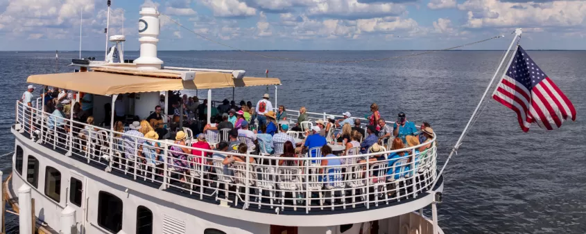 Island Hopper Songwriter Fest fans enjoy a concert cruise